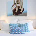 La Jetee Hotel