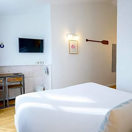La Jetee Hotel