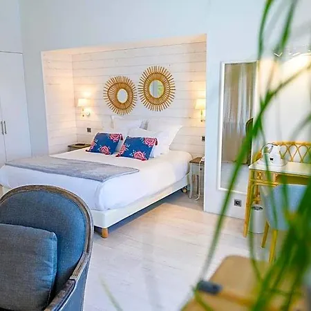 La Jetee Hotel