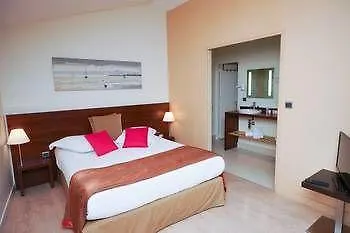 Hotel La Jetee 3*