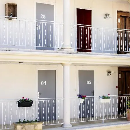 La Jetee Hotel